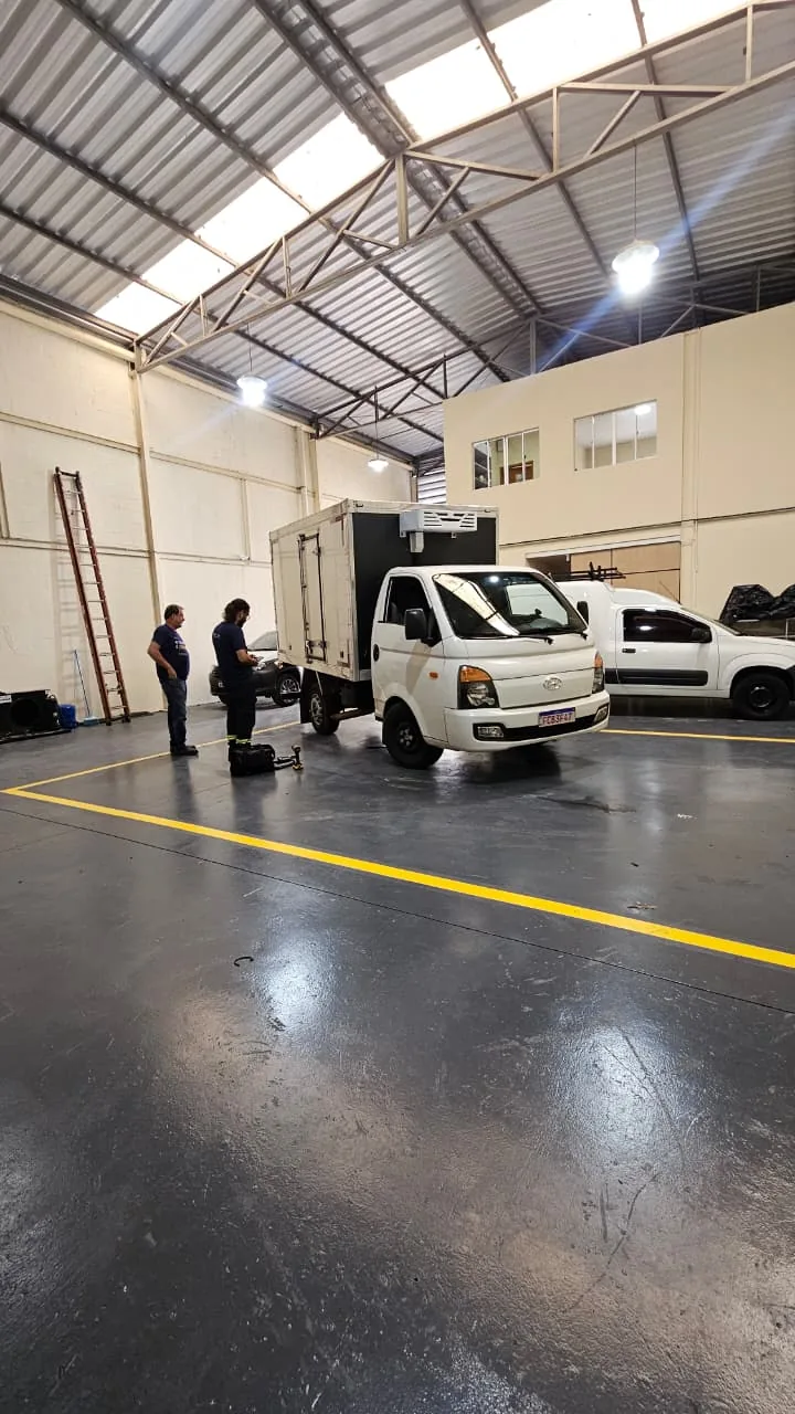 Frota em atendimento na oficina Fleet Thermy