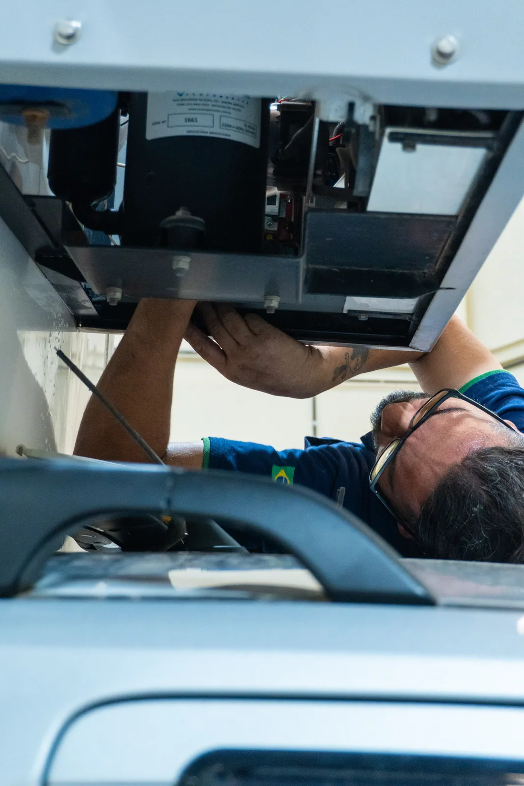 Técnico Fleet Thermy em serviço
